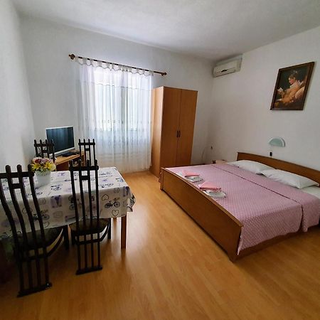 Apartments - Buffet 2B Sveti Juraj Habitación foto